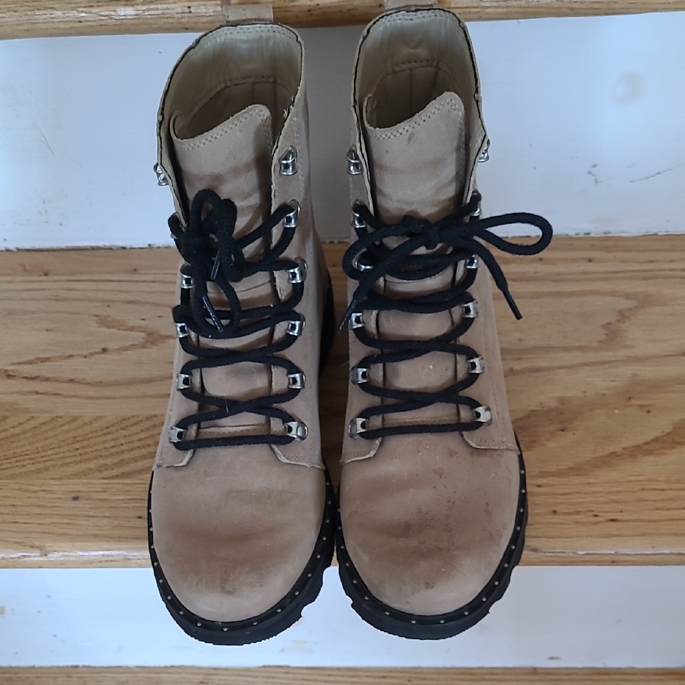 SOREL used Tan Lace-Up waterproof Boots Size 11 women